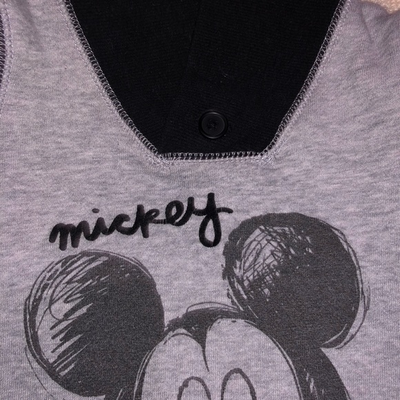 Disney Mickey Mouse sweater - Picture 2 of 4